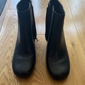 Vionic Black Ankle Boots 8.5